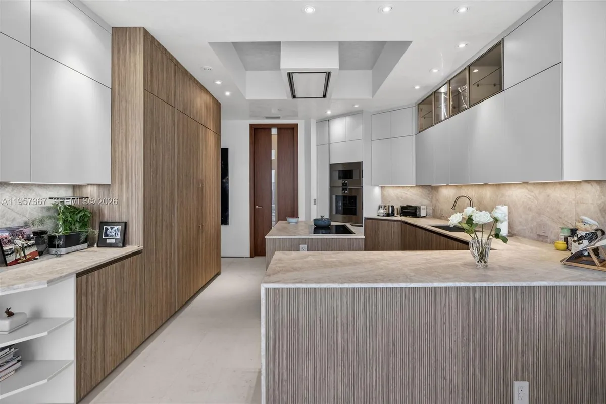 2600 Island Blvd # 1, Aventura FL 33160