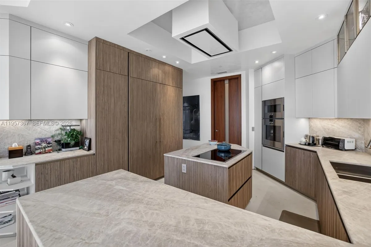 2600 Island Blvd # 1, Aventura FL 33160