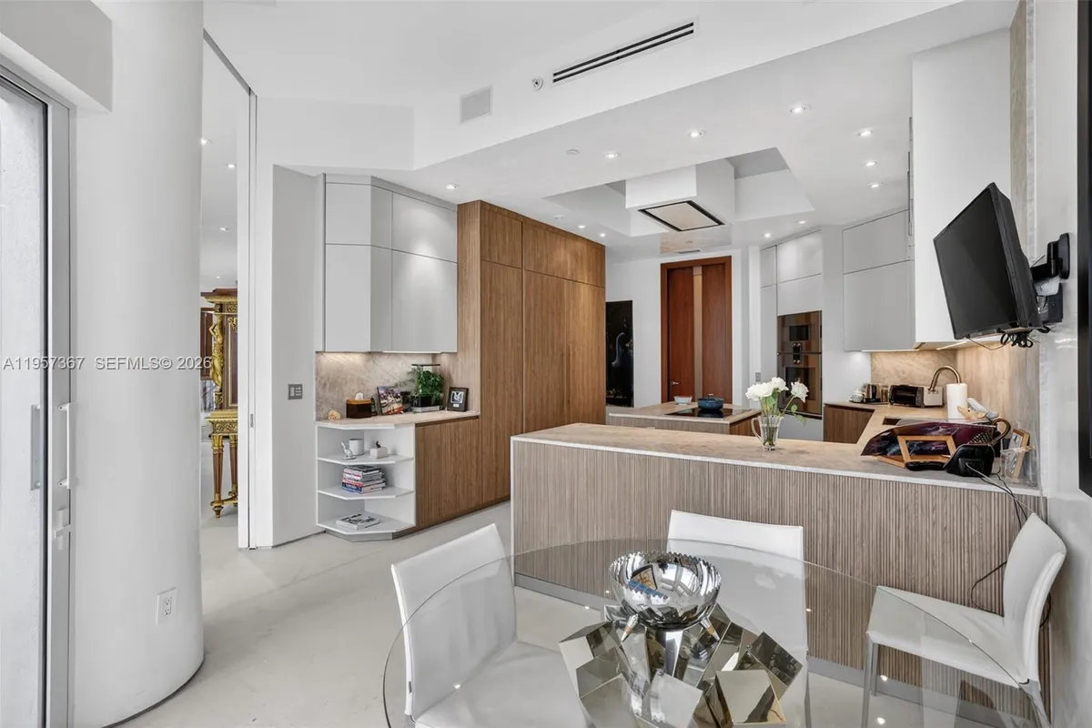 2600 Island Blvd # 1, Aventura FL 33160