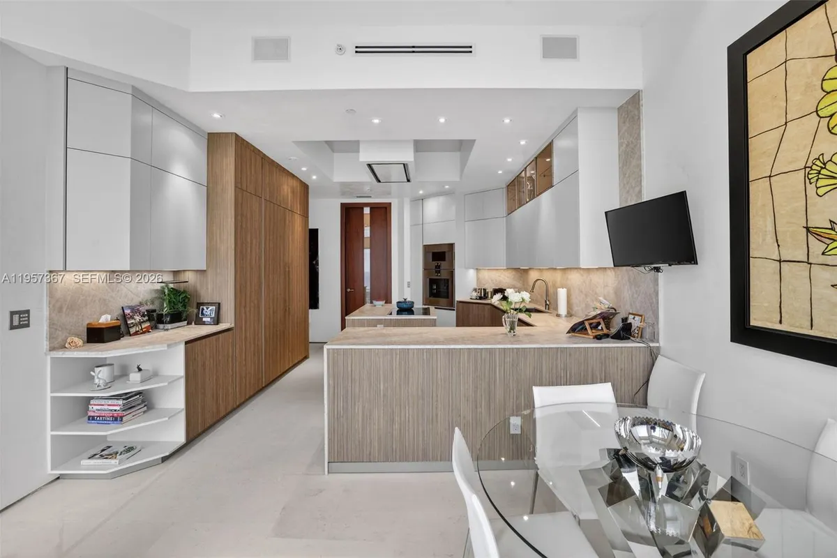 2600 Island Blvd # 1, Aventura FL 33160