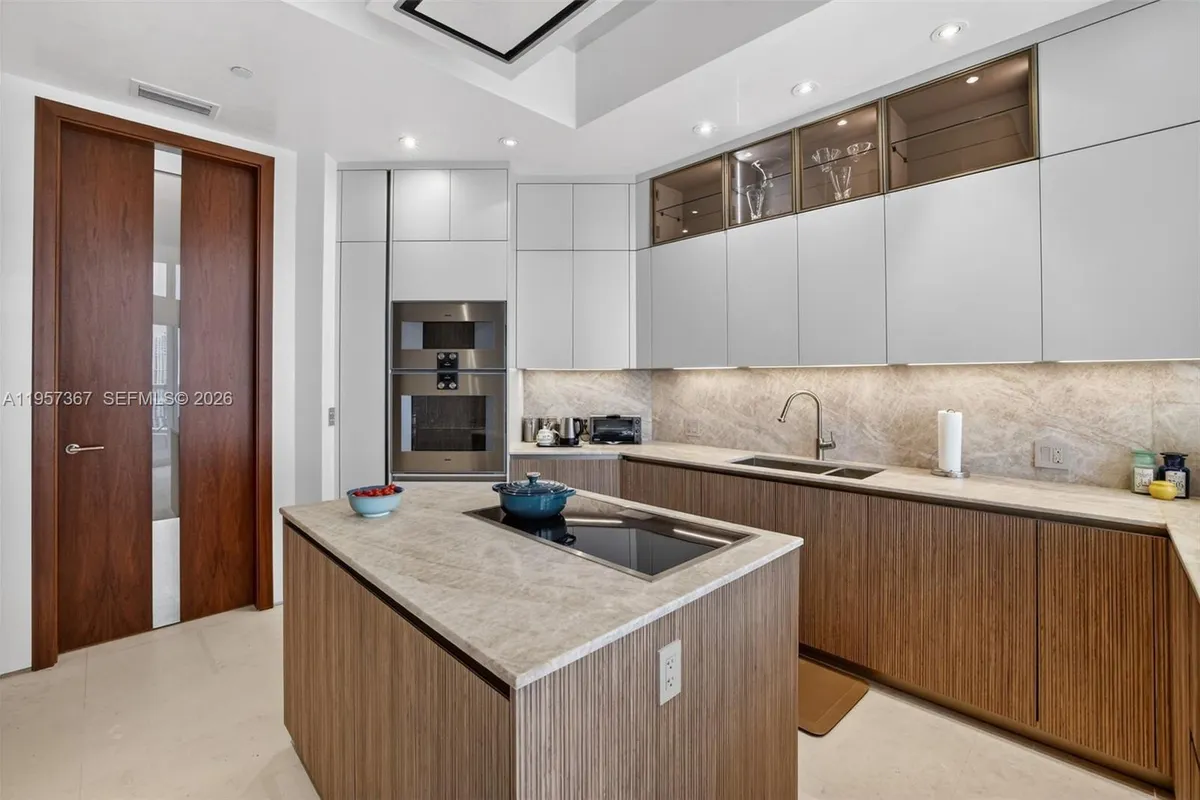 2600 Island Blvd # 1, Aventura FL 33160