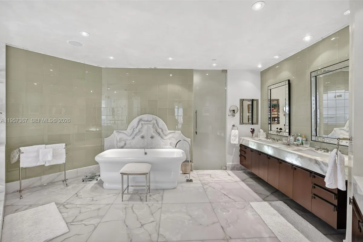 2600 Island Blvd # 1, Aventura FL 33160