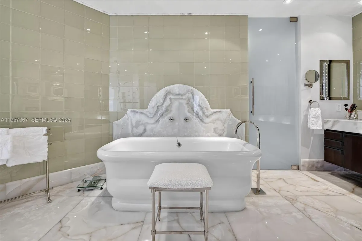 2600 Island Blvd # 1, Aventura FL 33160