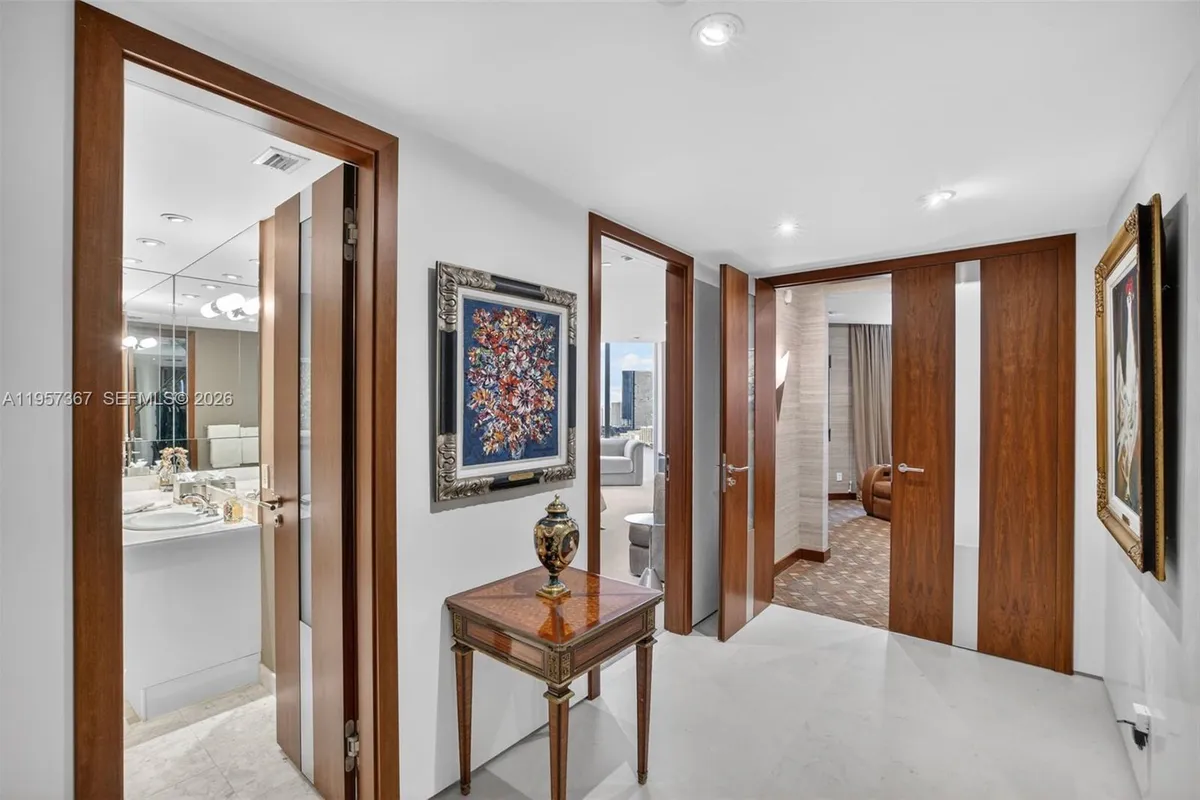 2600 Island Blvd # 1, Aventura FL 33160