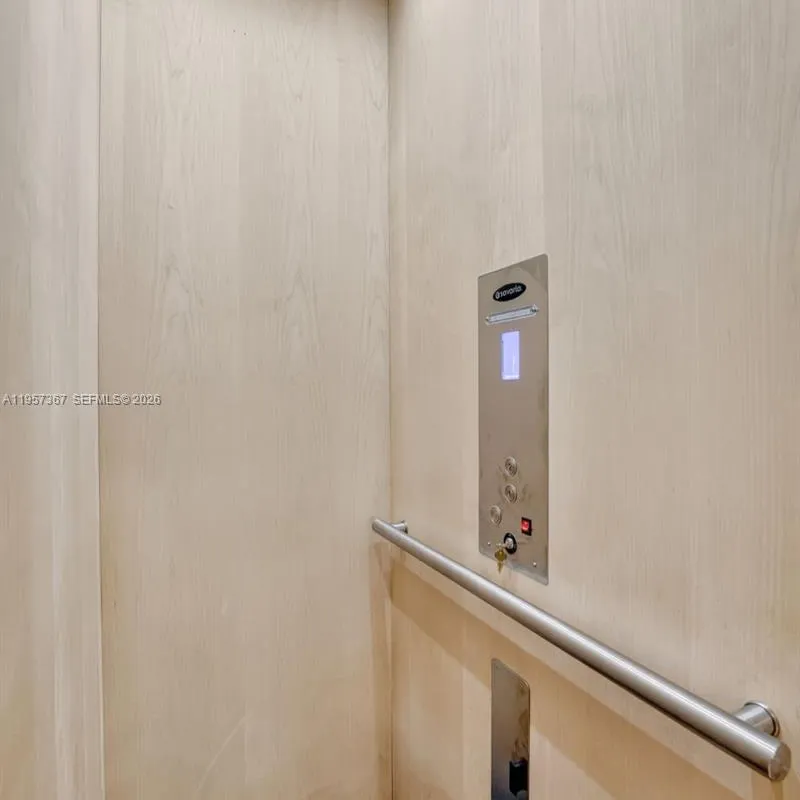 2600 Island Blvd # 1, Aventura FL 33160