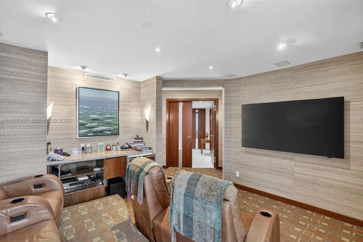 2600 Island Blvd # 1, Aventura FL 33160