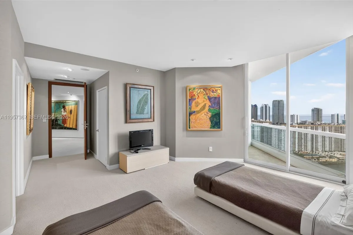 2600 Island Blvd # 1, Aventura FL 33160