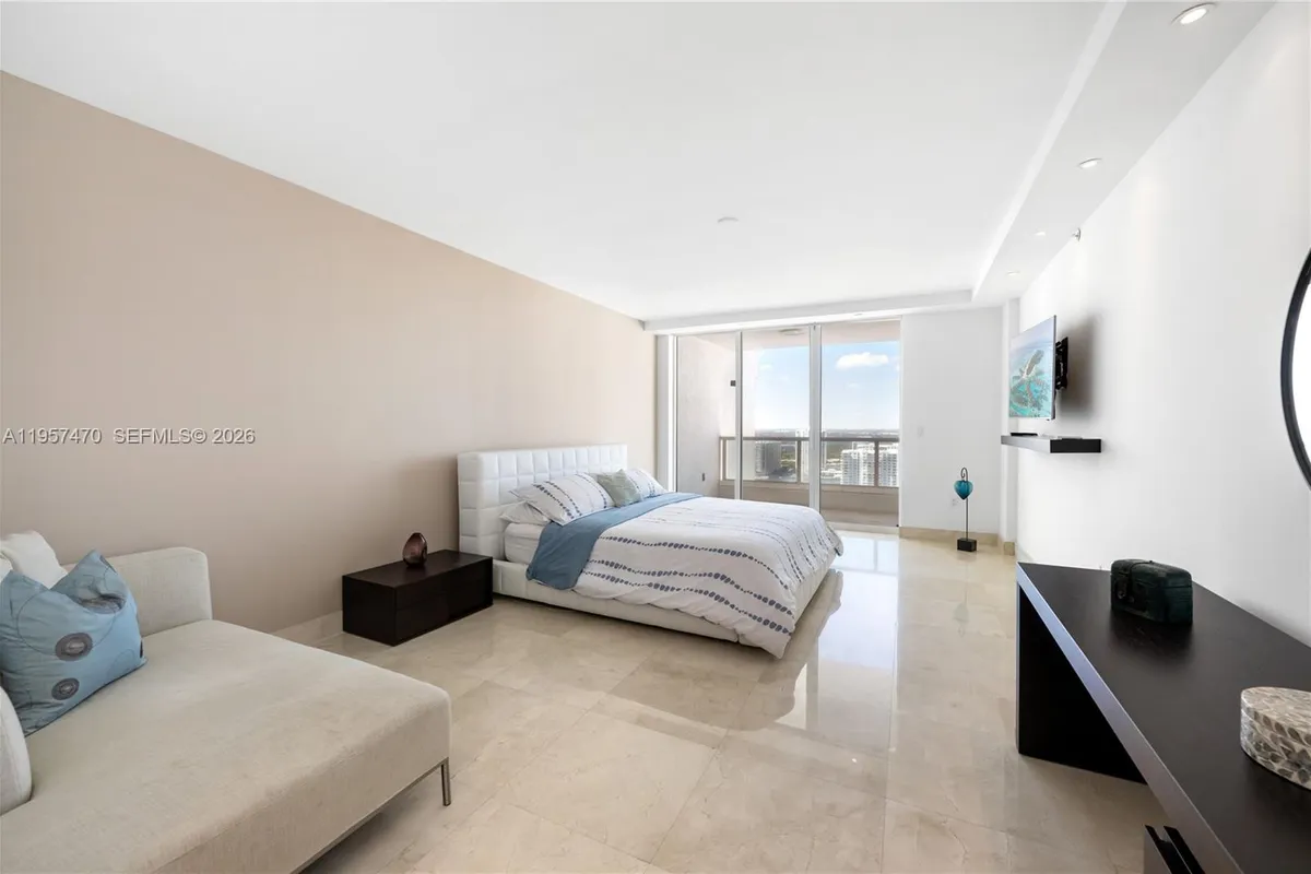 3201 NE 183rd St # 2906, Aventura FL 33160