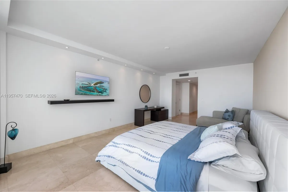 3201 NE 183rd St # 2906, Aventura FL 33160