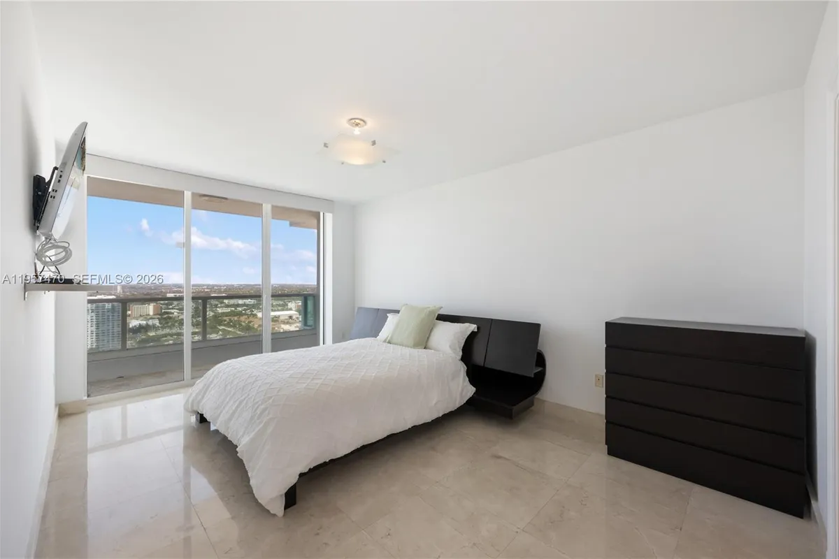 3201 NE 183rd St # 2906, Aventura FL 33160