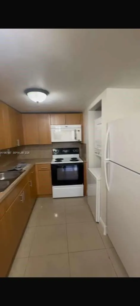 10000 NW 80th Ct # 2261, Hialeah Gardens FL 33016