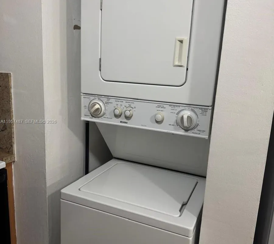 10000 NW 80th Ct # 2261, Hialeah Gardens FL 33016