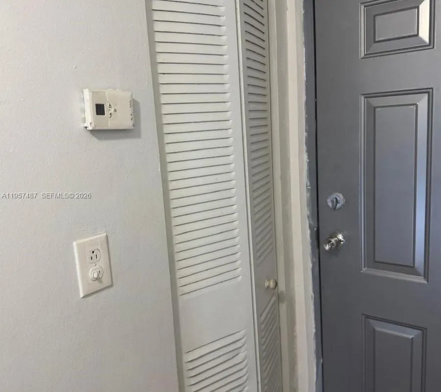 10000 NW 80th Ct # 2261, Hialeah Gardens FL 33016