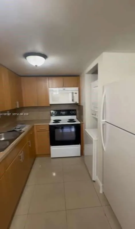 10000 NW 80th Ct # 2261, Hialeah Gardens FL 33016