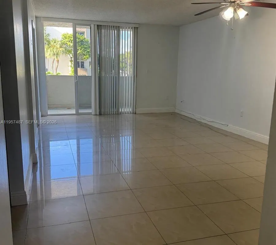 10000 NW 80th Ct # 2261, Hialeah Gardens FL 33016