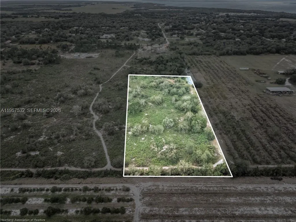 701 Jolly Lane, Lorida FL 33857