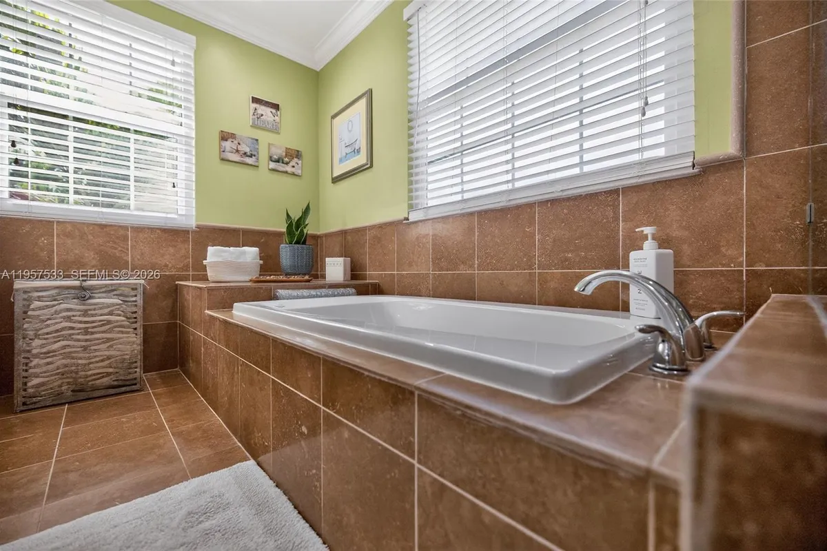 1485 NW 129th Ter, Sunrise FL 33323