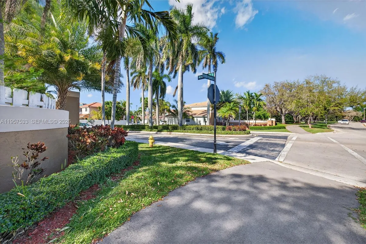 1485 NW 129th Ter, Sunrise FL 33323