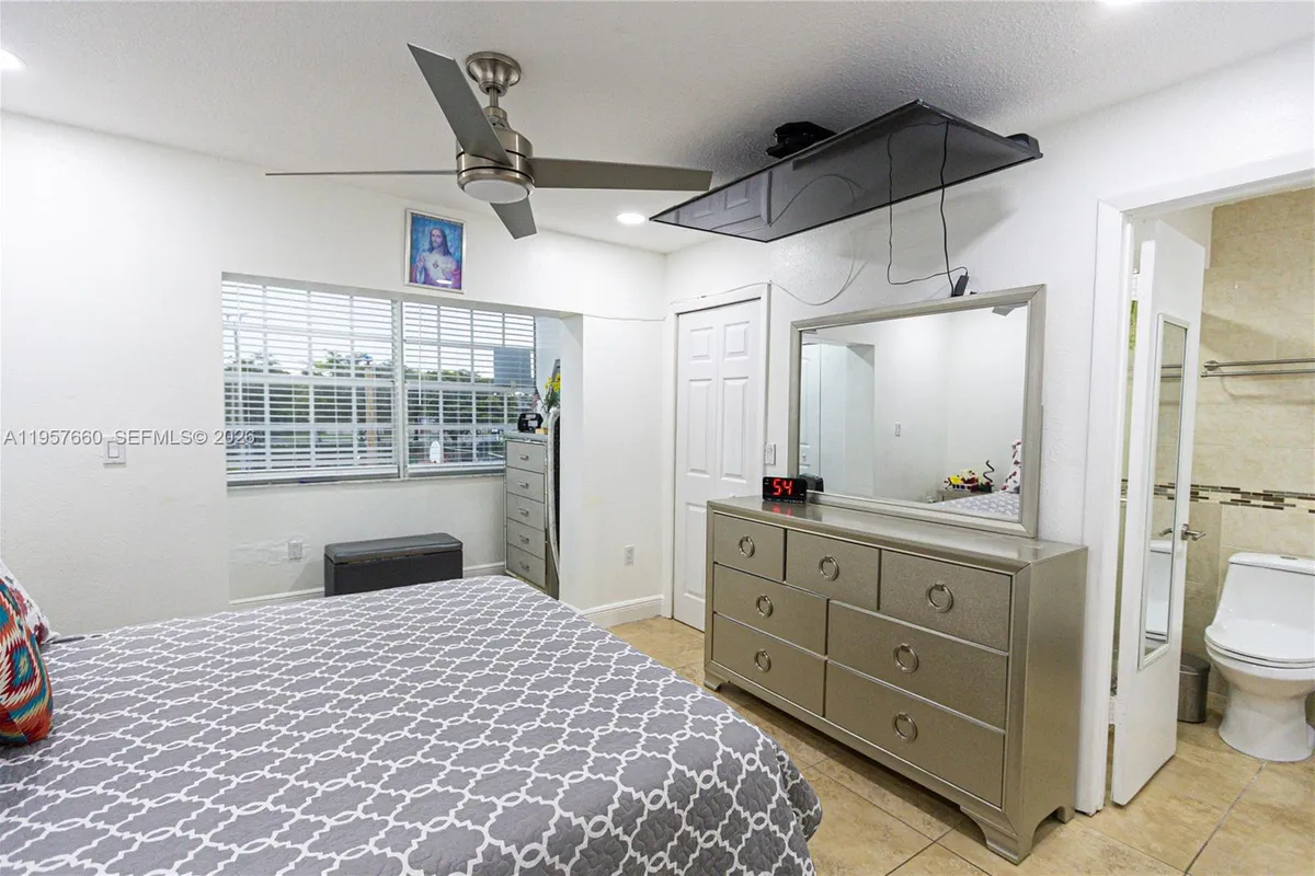 6217 SW 128th Pl, Miami FL 33183