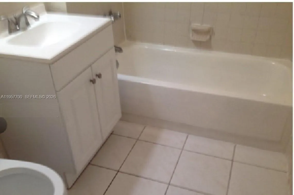 6020 SW 68th St # 60, South Miami FL 33143