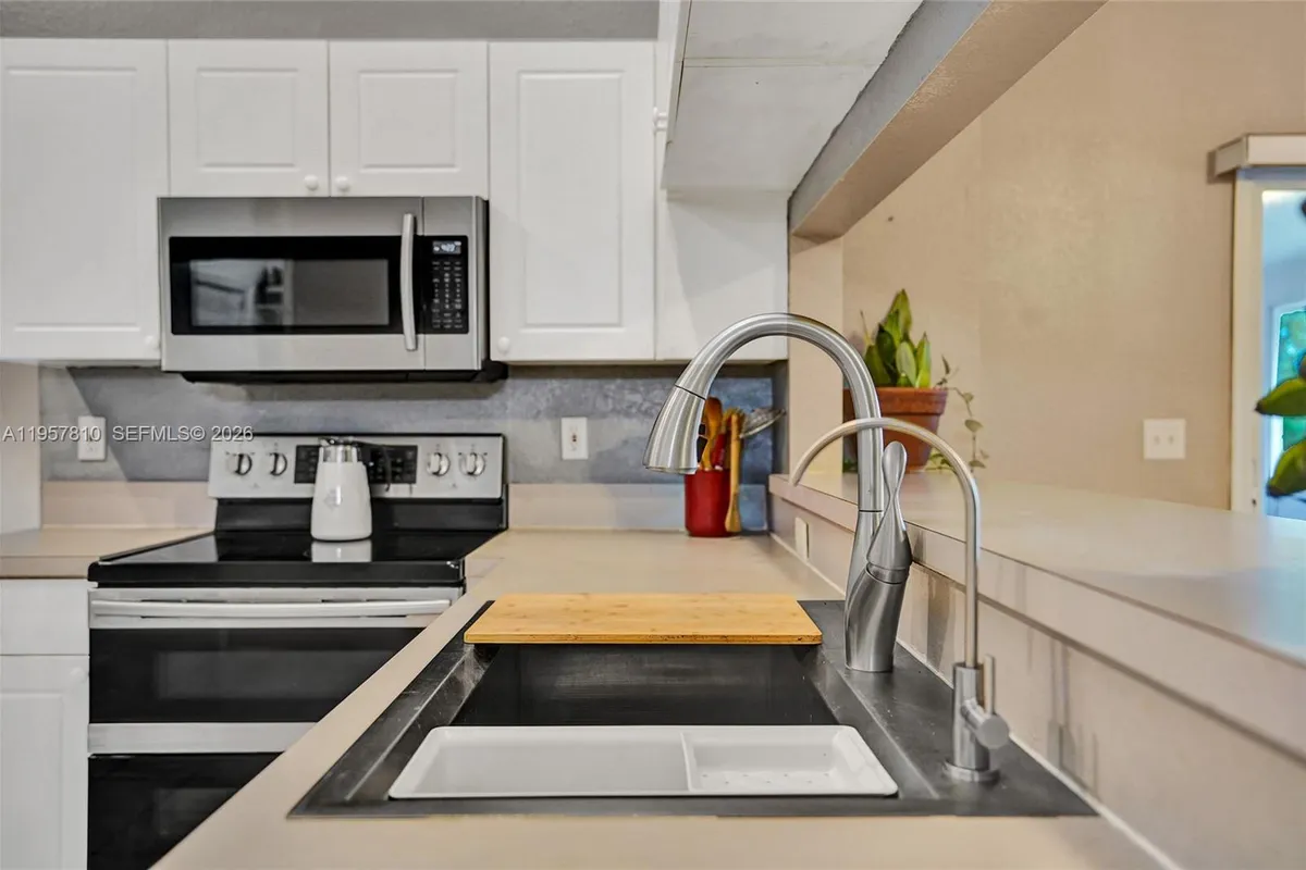 14808 N 69th St N, Loxahatchee FL 33470