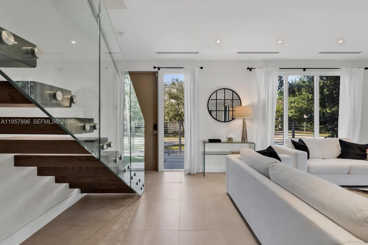 2851 SW 33rd Ct # 2851, Miami FL 33133