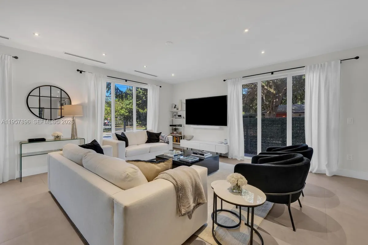 2851 SW 33rd Ct # 2851, Miami FL 33133