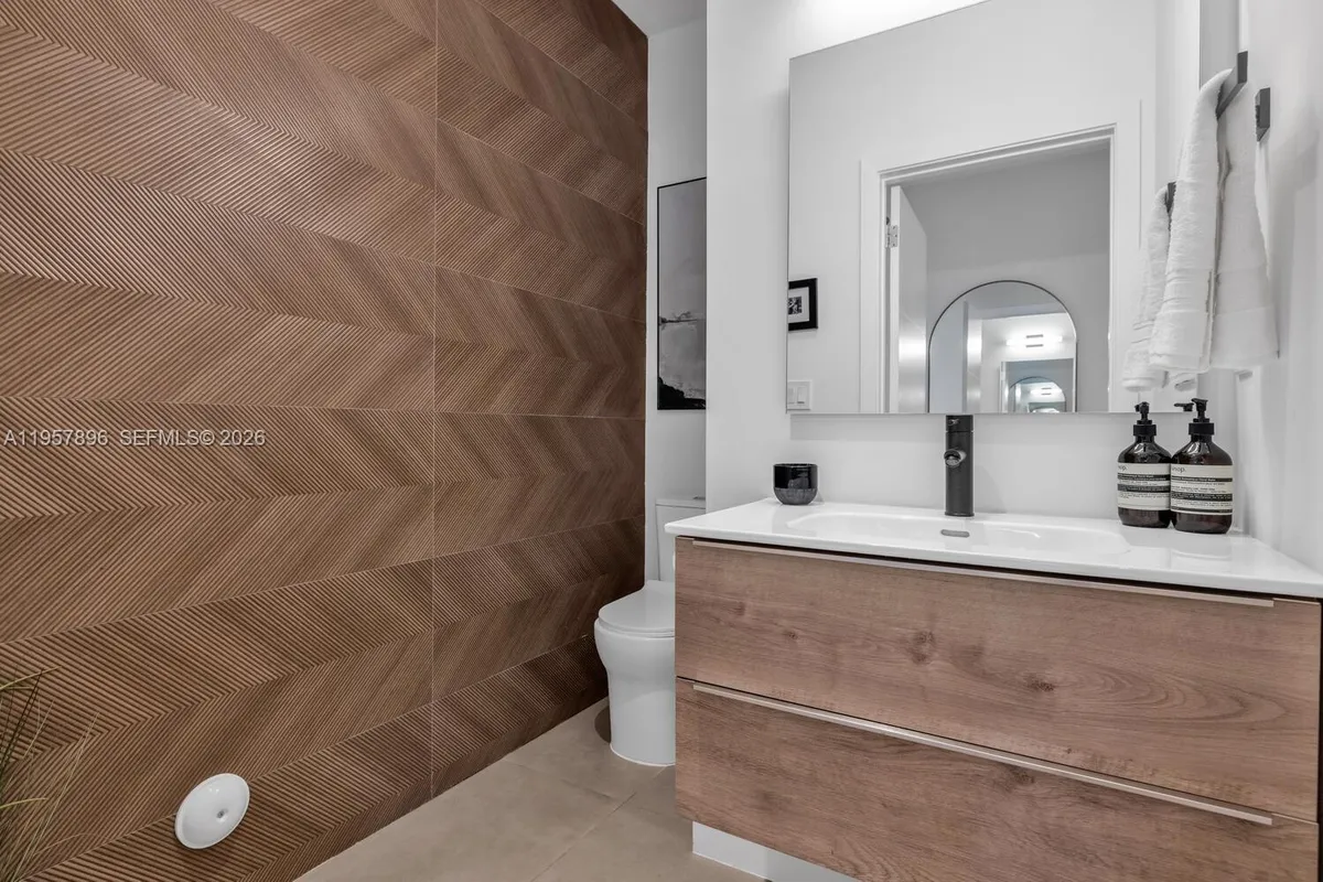 2851 SW 33rd Ct # 2851, Miami FL 33133