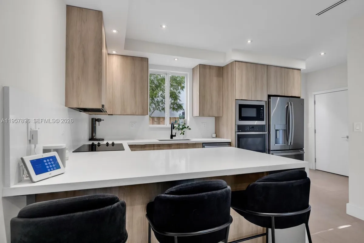 2851 SW 33rd Ct # 2851, Miami FL 33133