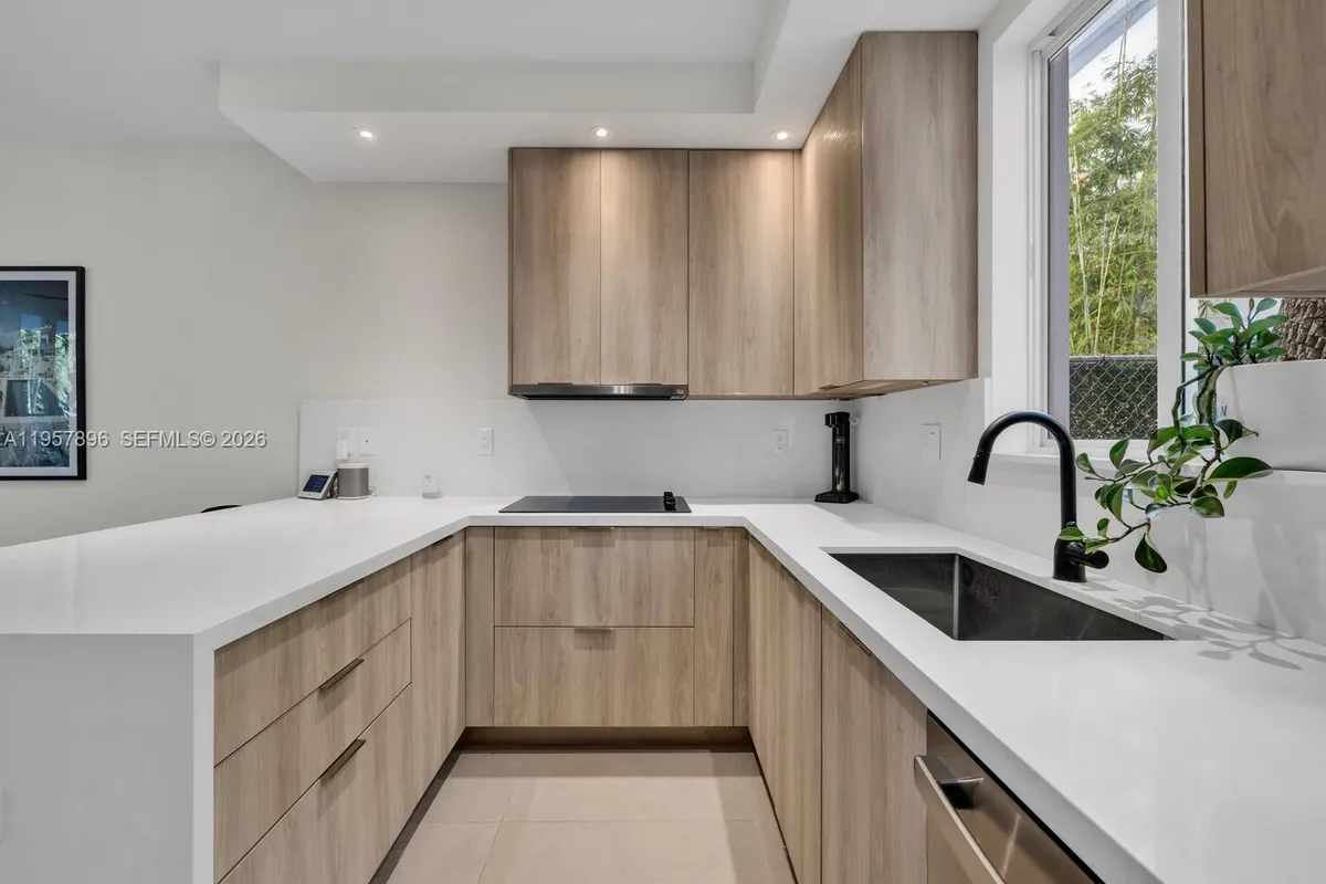 2851 SW 33rd Ct # 2851, Miami FL 33133