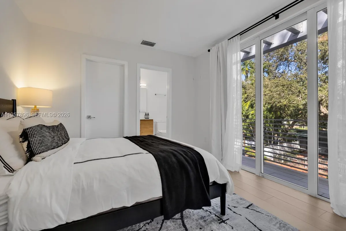 2851 SW 33rd Ct # 2851, Miami FL 33133