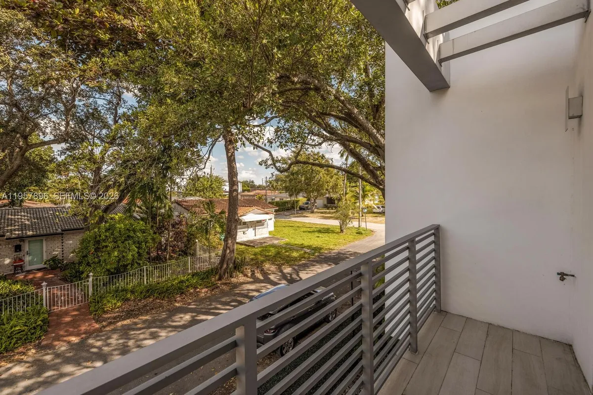 2851 SW 33rd Ct # 2851, Miami FL 33133