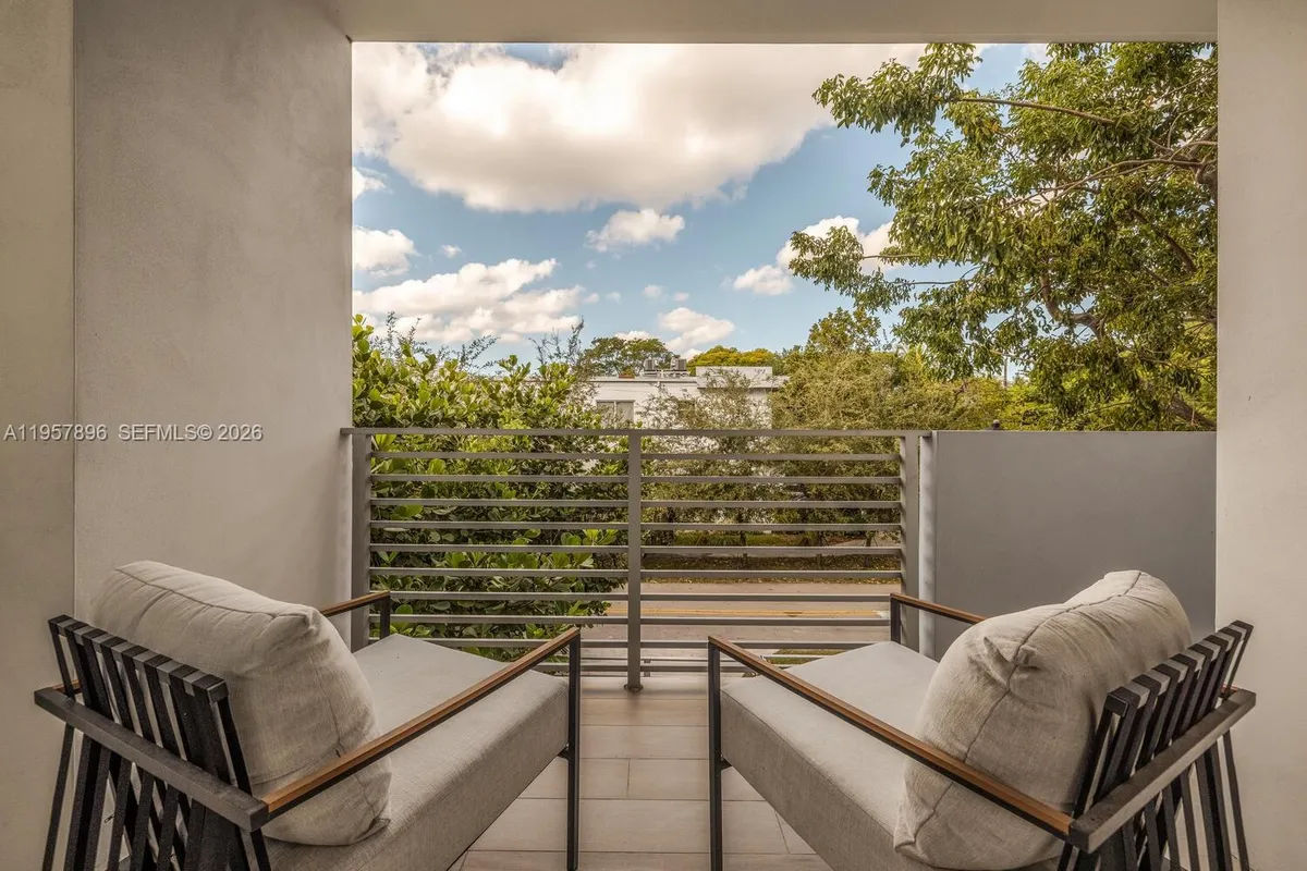 2851 SW 33rd Ct # 2851, Miami FL 33133