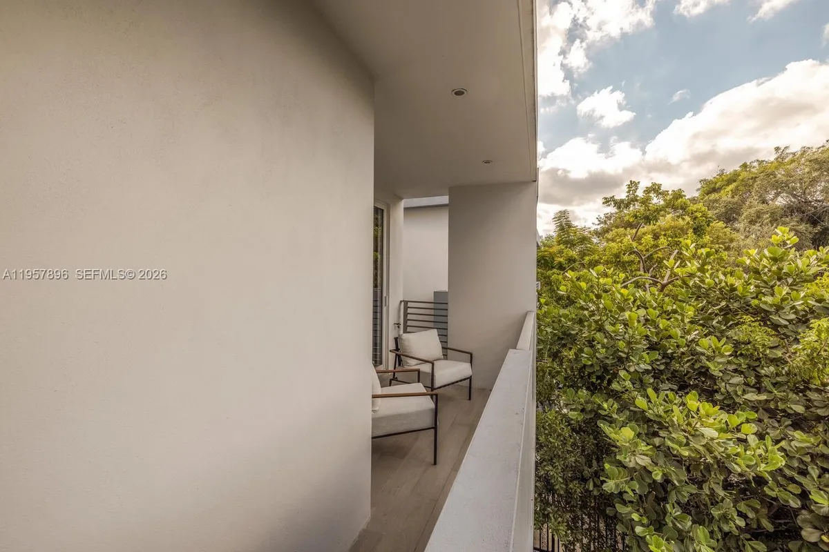 2851 SW 33rd Ct # 2851, Miami FL 33133