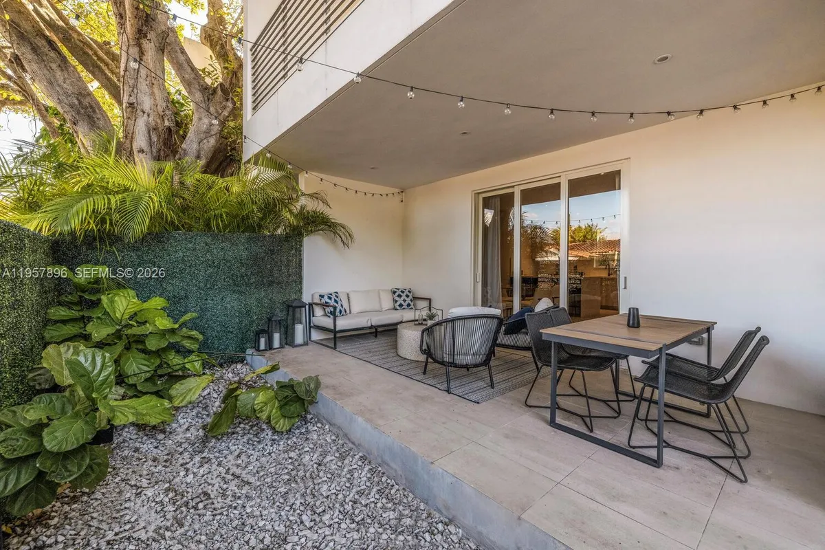 2851 SW 33rd Ct # 2851, Miami FL 33133