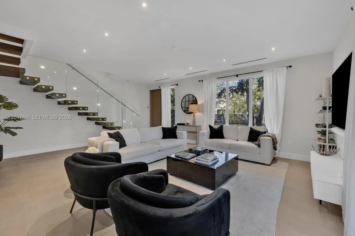 2851 SW 33rd Ct # 2851, Miami FL 33133