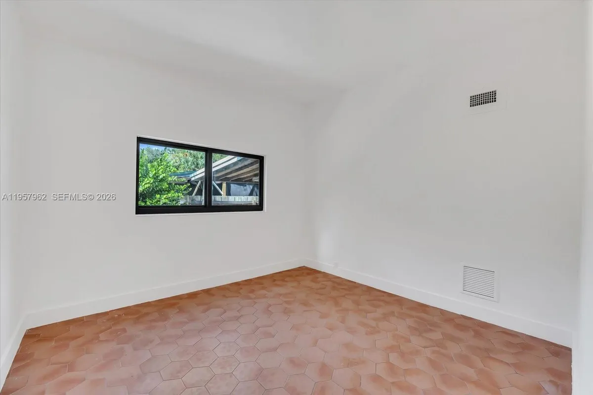 7132 SW 65th Ave, South Miami FL 33143