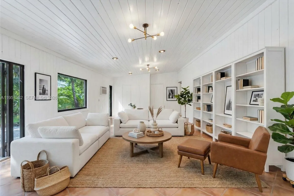 7132 SW 65th Ave, South Miami FL 33143