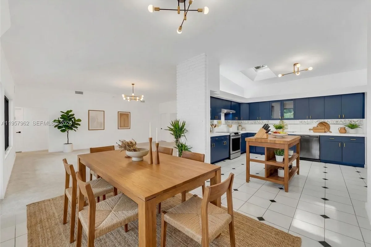 7132 SW 65th Ave, South Miami FL 33143