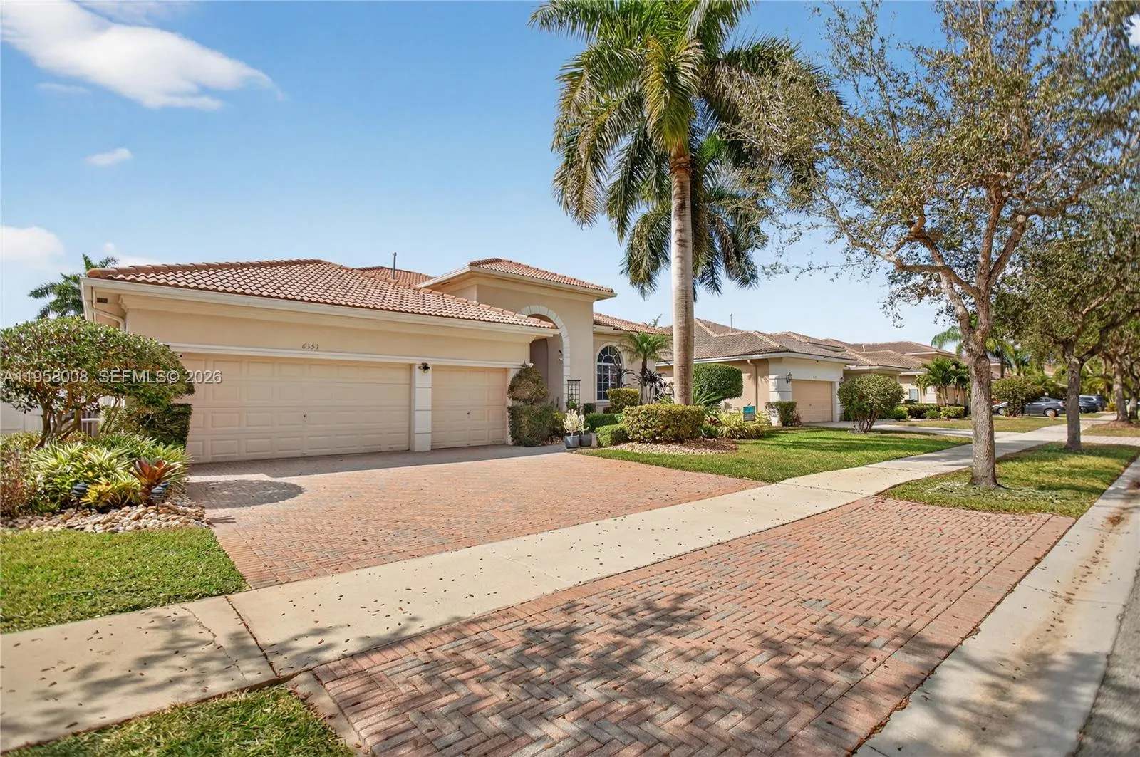 6353 SW 191st Ave, Pembroke Pines FL 33332