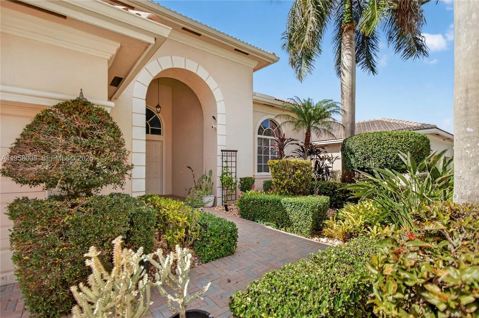 6353 SW 191st Ave, Pembroke Pines FL 33332