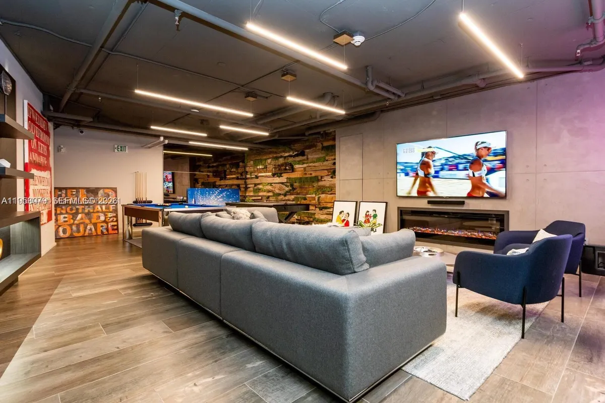 1100 Biscayne Blvd # 5401, Miami FL 33132