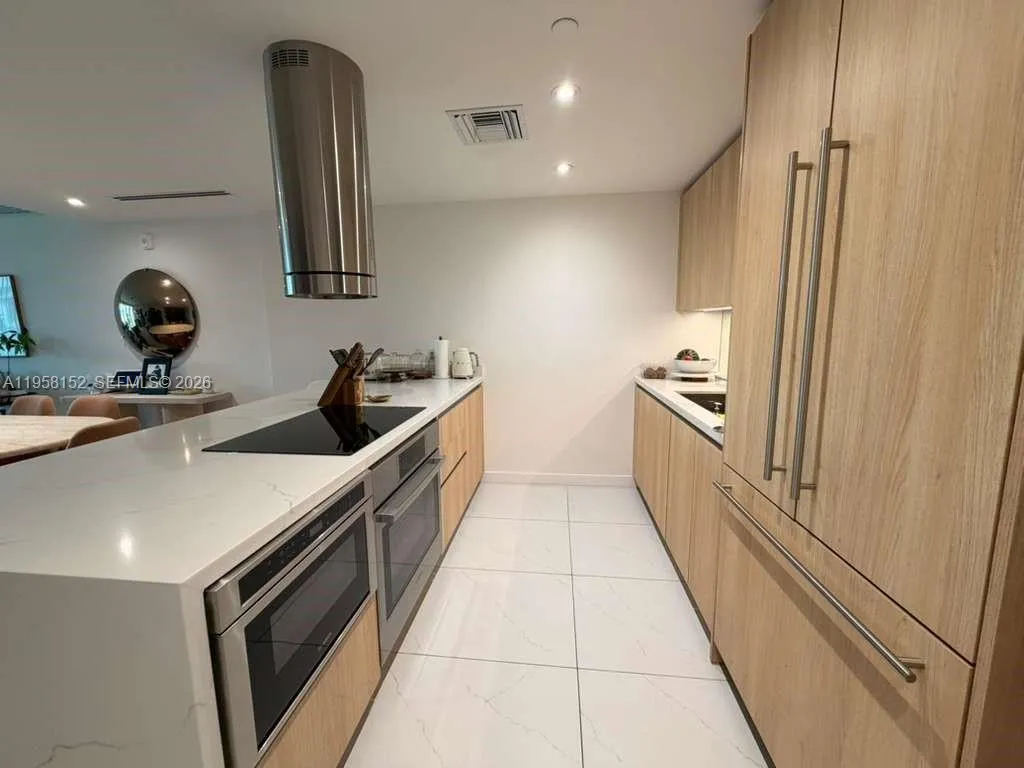 9901 W Bay Harbor Dr # 405, Bal Harbour FL 33154