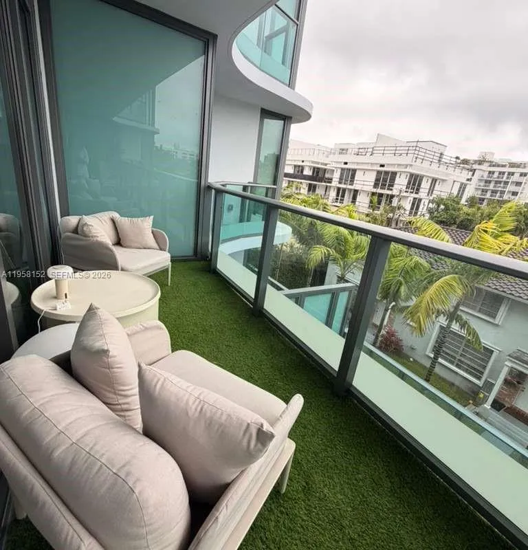 9901 W Bay Harbor Dr # 405, Bal Harbour FL 33154