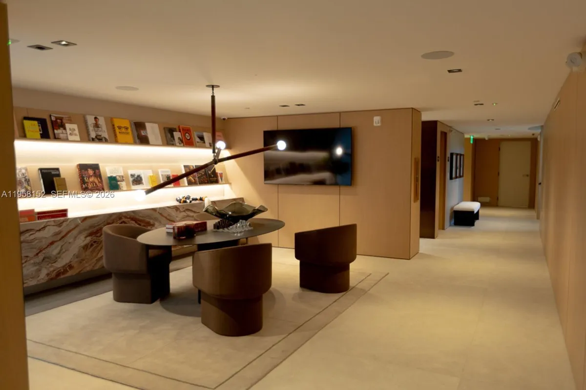 9901 W Bay Harbor Dr # 405, Bal Harbour FL 33154