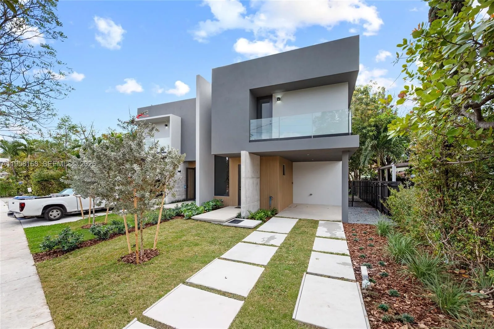 2982 SW 2nd St, Miami FL 33135