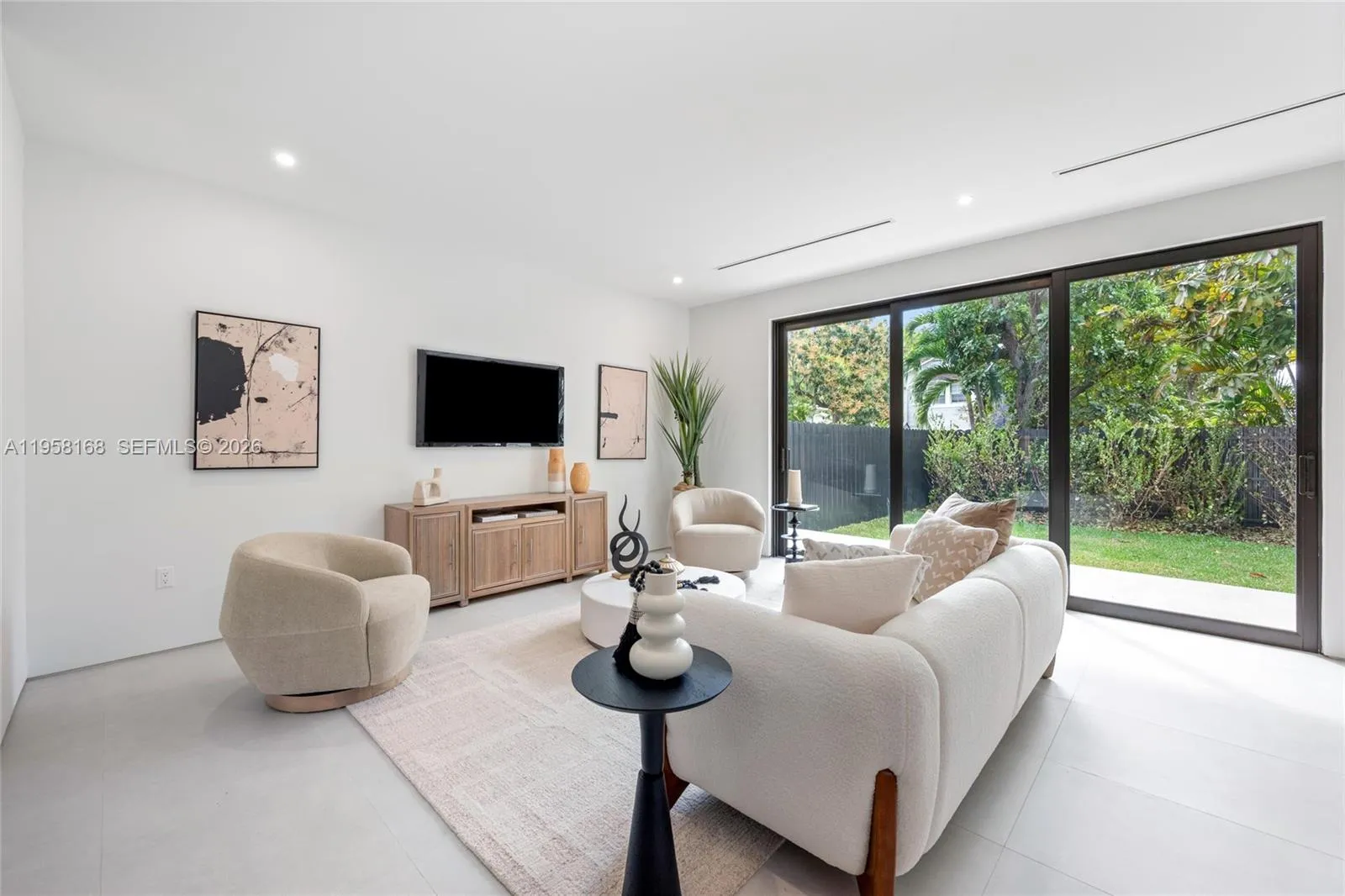 2982 SW 2nd St, Miami FL 33135