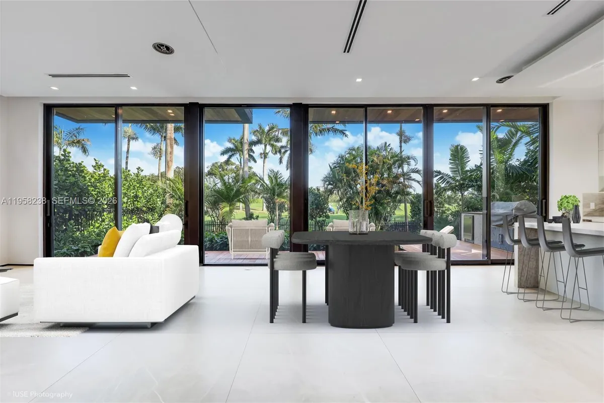 5825 Alton Rd, Miami Beach FL 33140