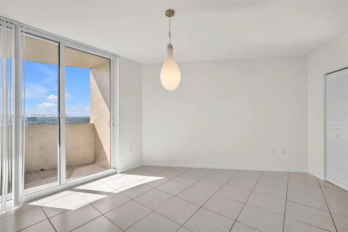 19501 W Country Club Dr # 2011, Aventura FL 33180