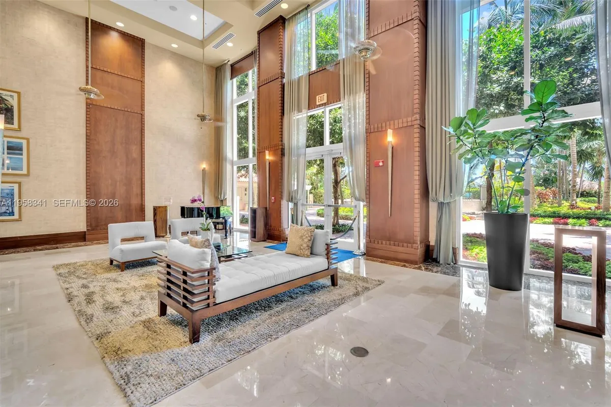 19501 W Country Club Dr # 2011, Aventura FL 33180